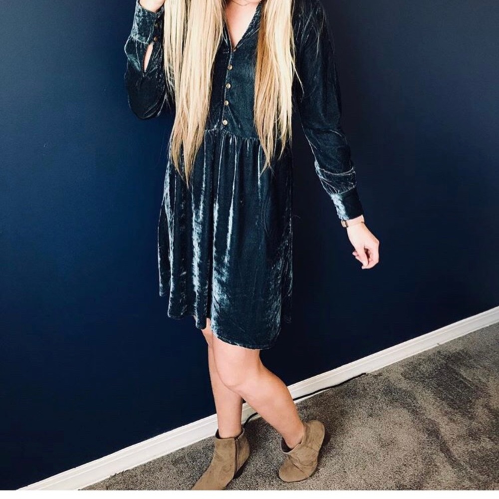 Cozy Casual Velvet Midi Dress - Dark Blue